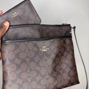 Coach Signature crossbody bag with  Black and brown Wristlet